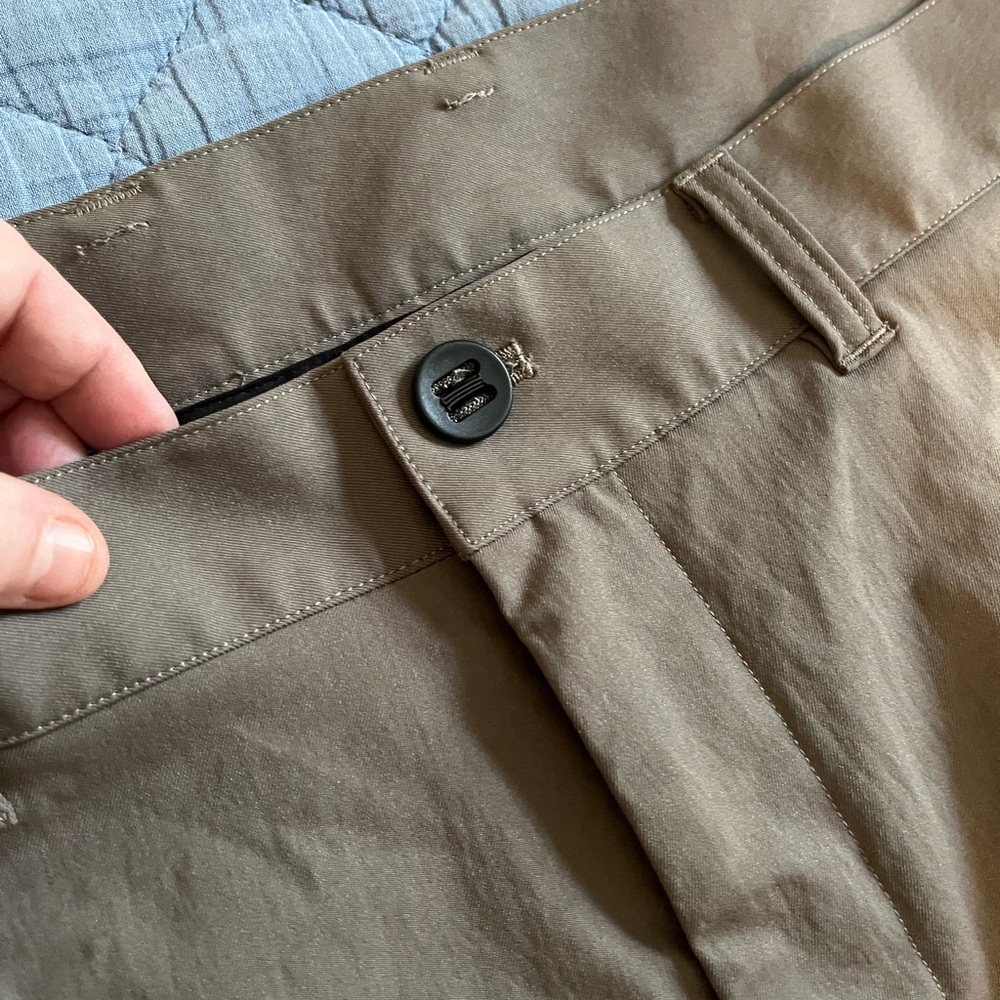 lululemon athletica Men's Khaki Chinos - Picture 7 of 11
